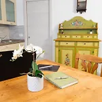 Piano Terra In Centro - A Due Passi Da Tutto Apartamento